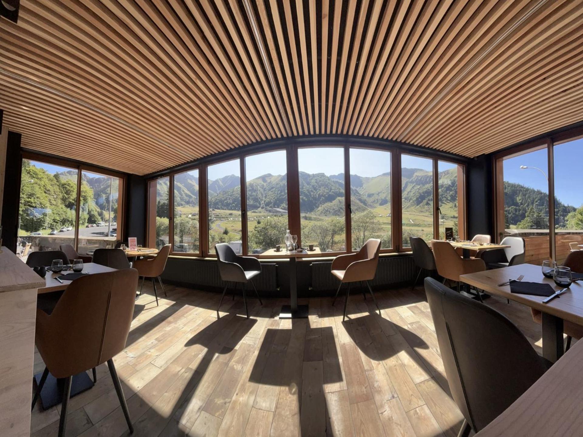 Hotel Du Puy Ferrand , Restaurant La Table De L'Ours Le Mont-Dore Bagian luar foto