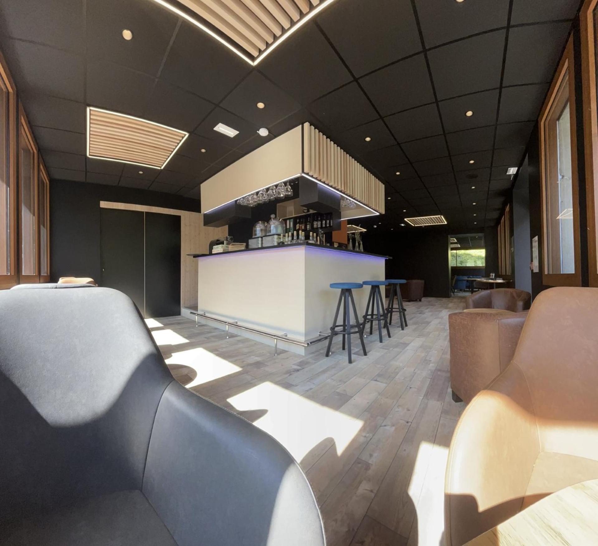 Hotel Du Puy Ferrand , Restaurant La Table De L'Ours Le Mont-Dore Bagian luar foto