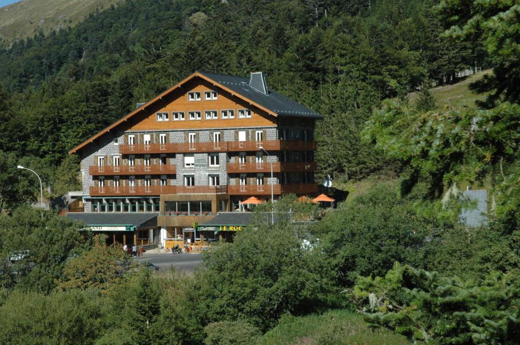 Hotel Du Puy Ferrand , Restaurant La Table De L'Ours Le Mont-Dore Bagian luar foto