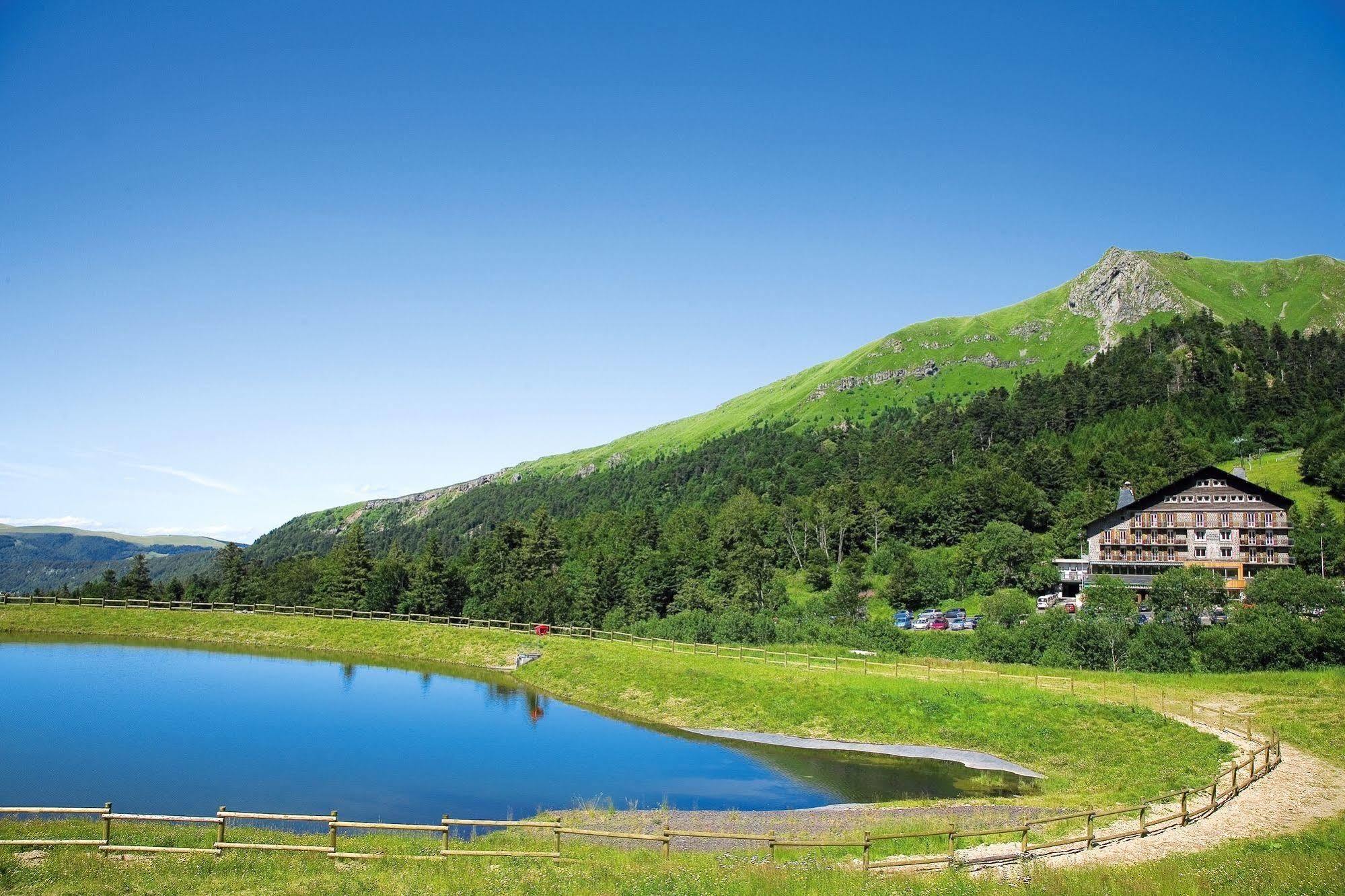 Hotel Du Puy Ferrand , Restaurant La Table De L'Ours Le Mont-Dore Bagian luar foto